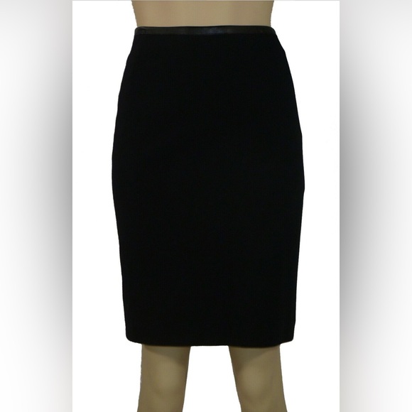 Akris Punto Faux Leather Accent Skirt with Back Split with Zipper Black - Picture 1 of 7